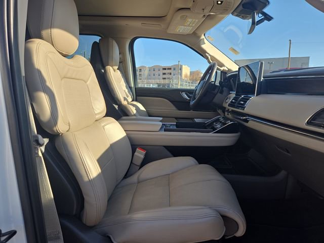 Used 2023 Lincoln Navigator L Reserve image 13