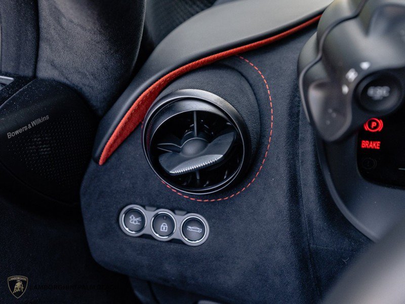 Used 2026 McLaren 750S RWD image 20