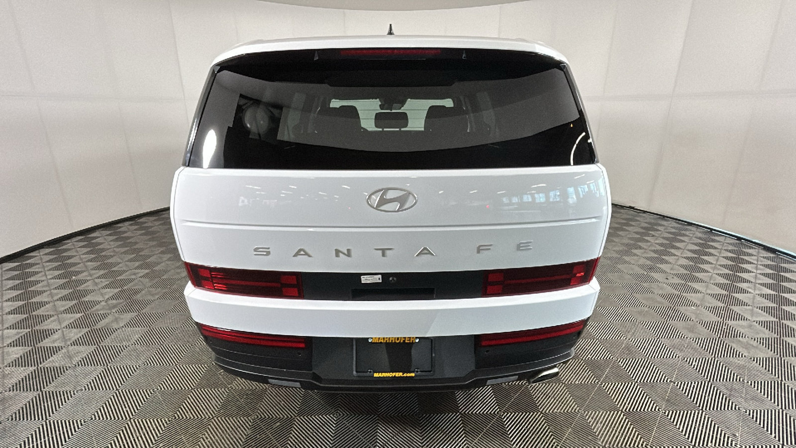 Used 2025 Hyundai Santa Fe SE FWD image 4