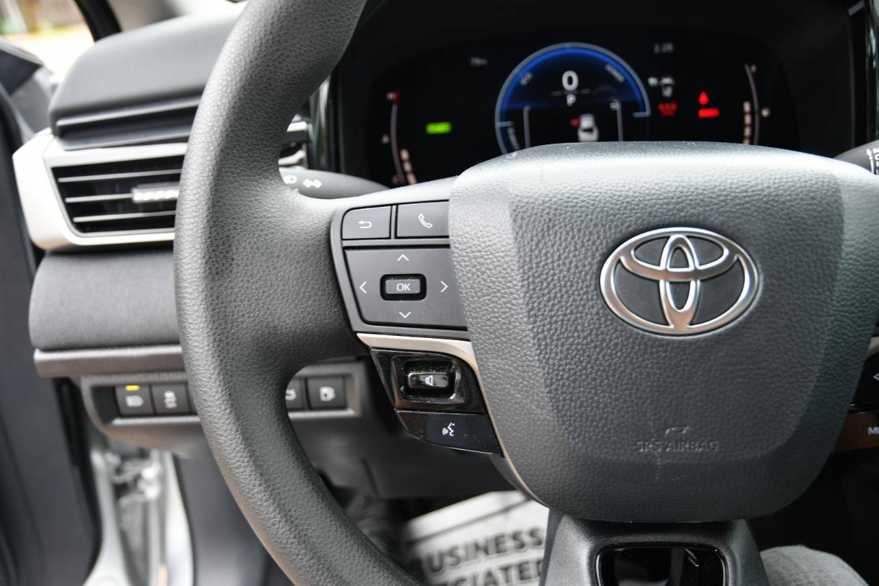 Used 2026 Toyota Camry LE FWD image 10