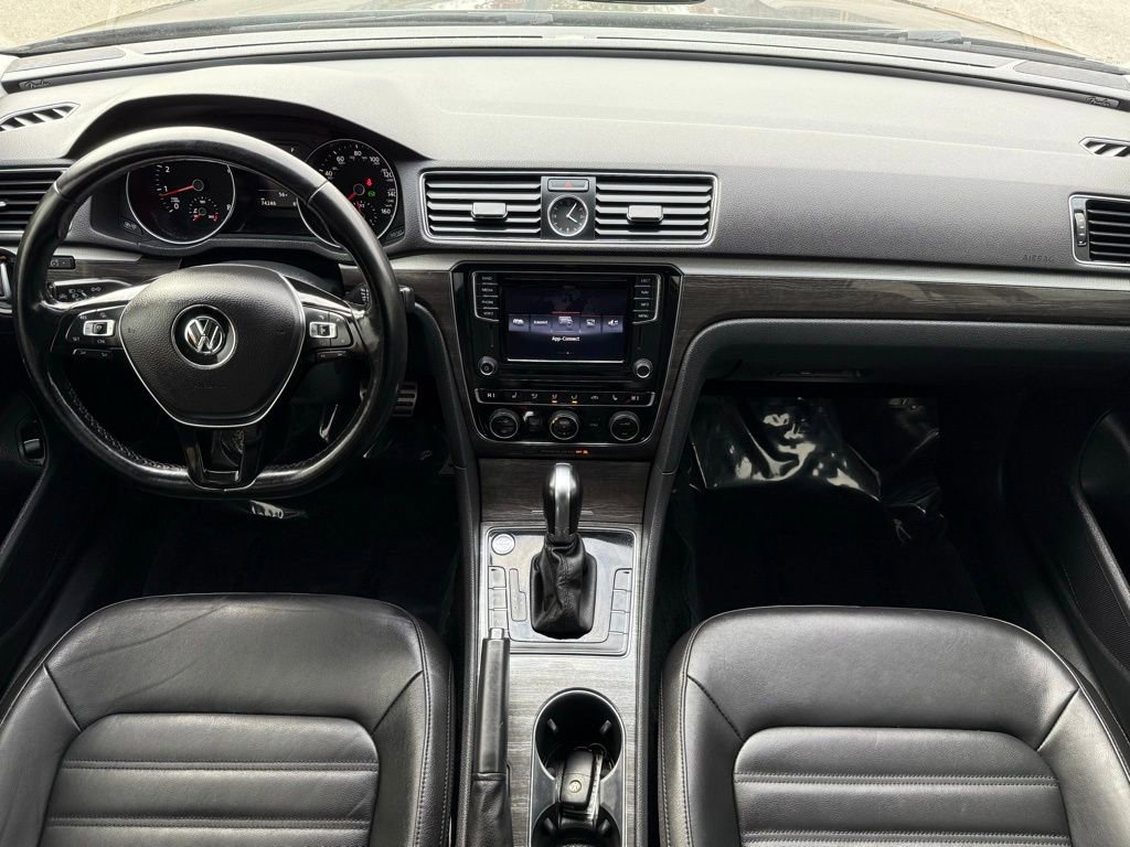 Used 2017 Volkswagen Passat 1.8T SEL Premium image 23
