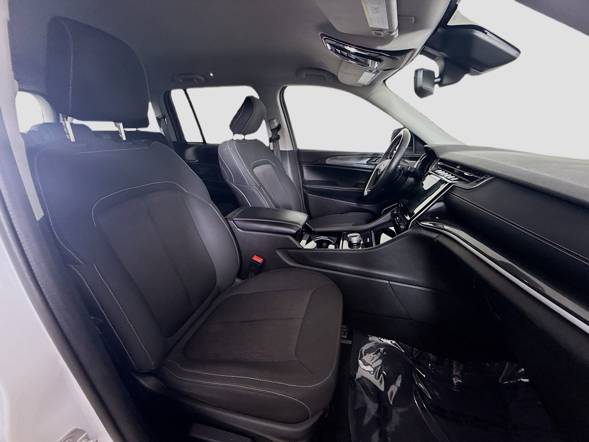 Used 2022 Jeep Grand Cherokee Laredo w/ Luxury Tech Group I image 29