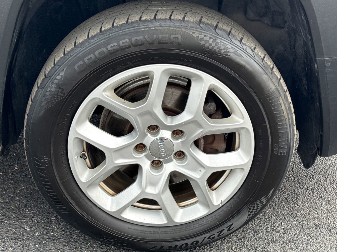 Used 2015 Jeep Renegade Latitude AWD/4WD image 9