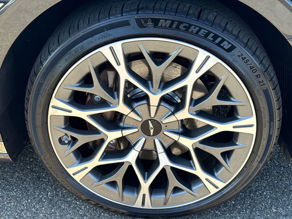 Used 2025 Genesis G90 3.5T image 12