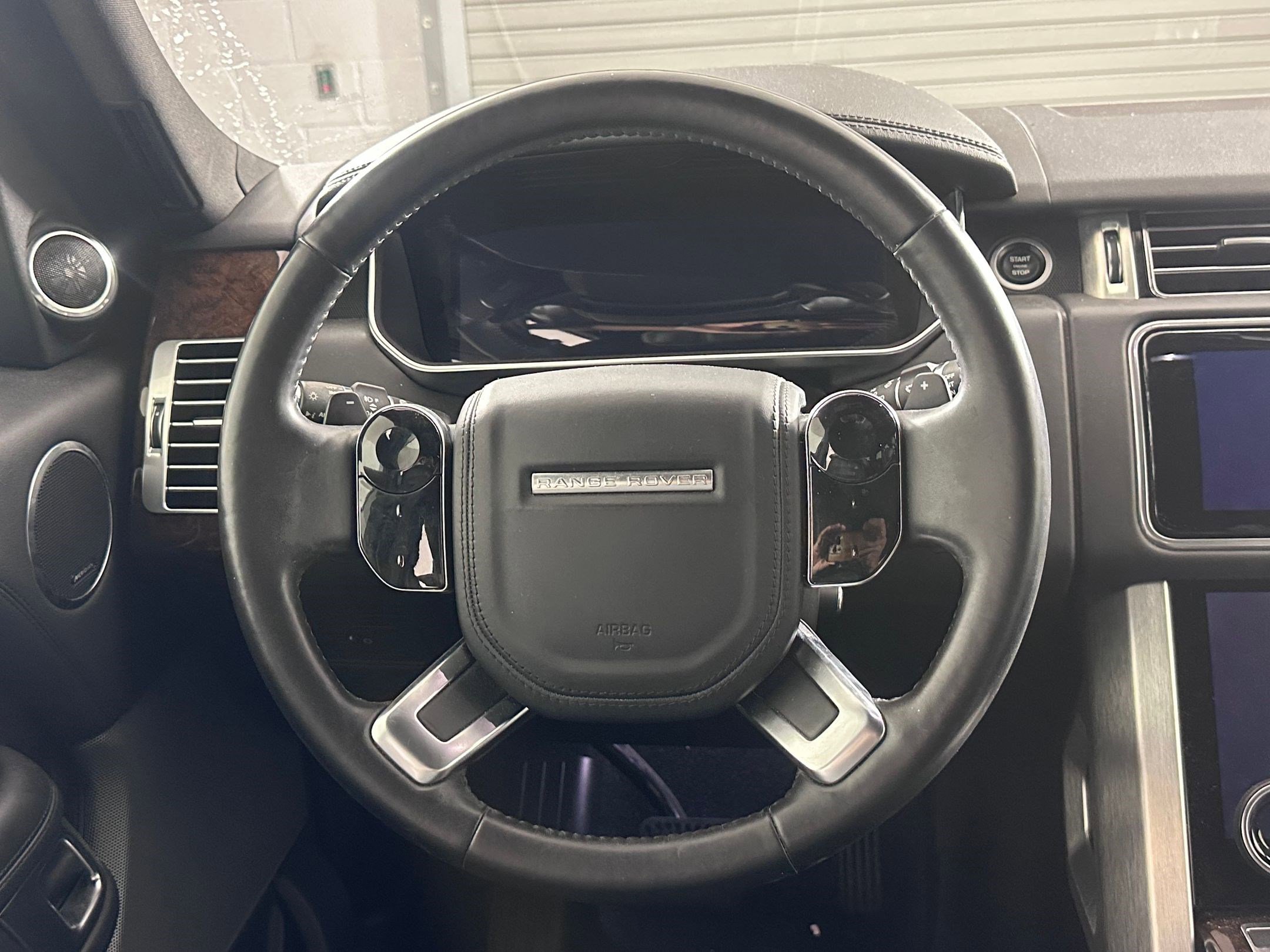 Used 2020 Land Rover Range Rover HSE image 14
