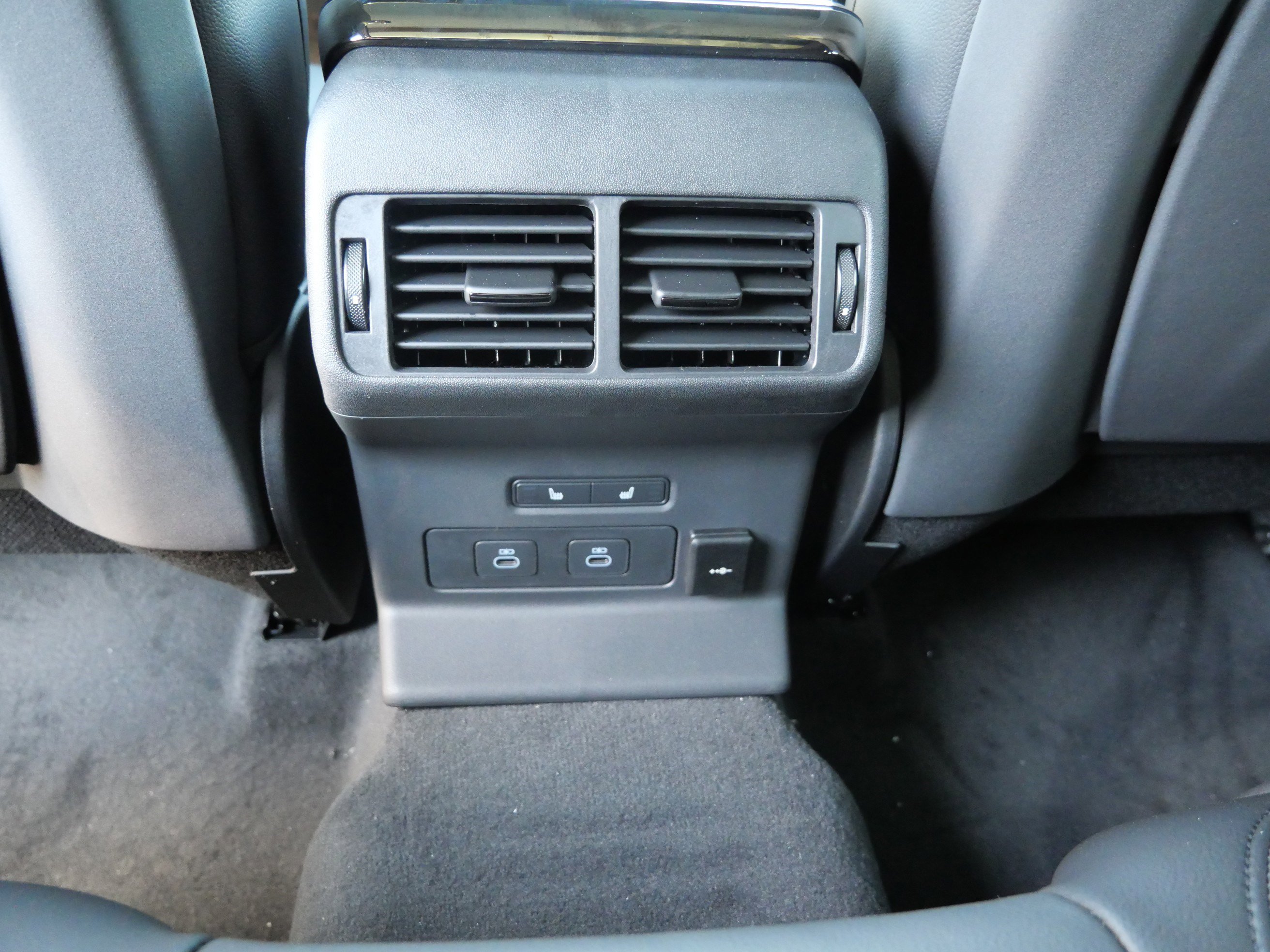 New 2026 Land Rover Range Rover Velar S AWD/4WD image 8