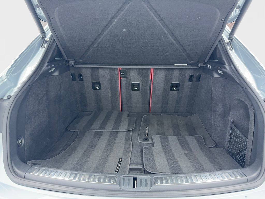 Used 2021 Porsche Macan Turbo image 42