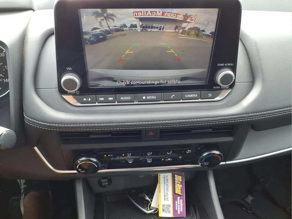 Used 2025 Nissan Rogue S FWD image 15