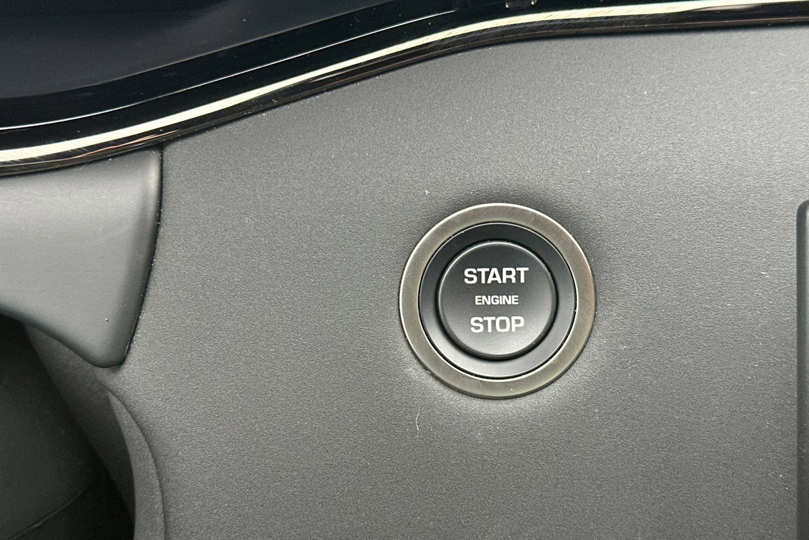 Certified 2025 Land Rover Range Rover Evoque Dynamic SE image 34