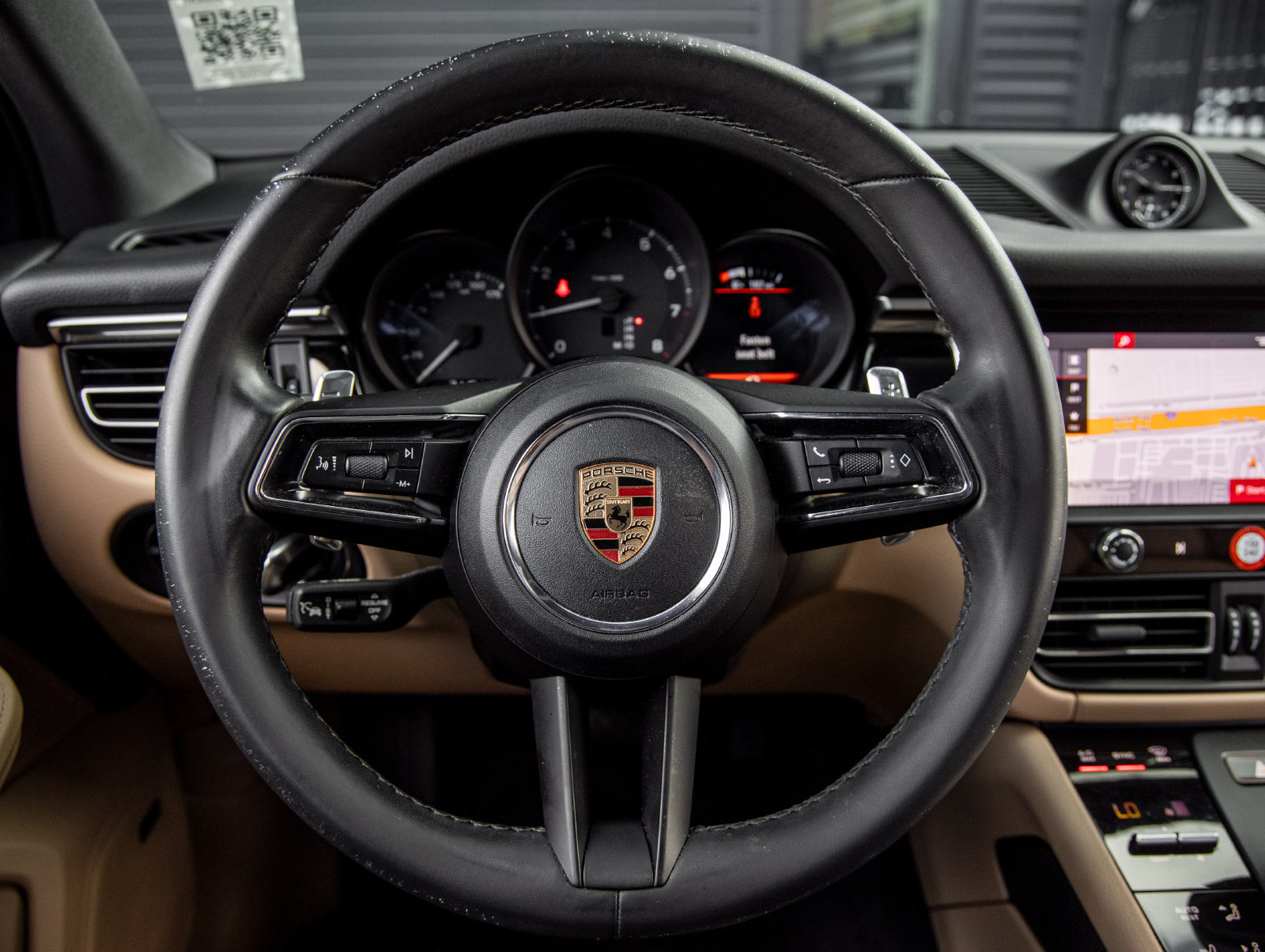 Used 2024 Porsche Macan AWD/4WD image 27