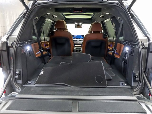 Used 2023 BMW X7 M60i w/ Executive Package image 30