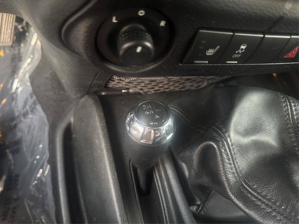 Used 2017 Jeep Wrangler Unlimited Sahara AWD/4WD image 23