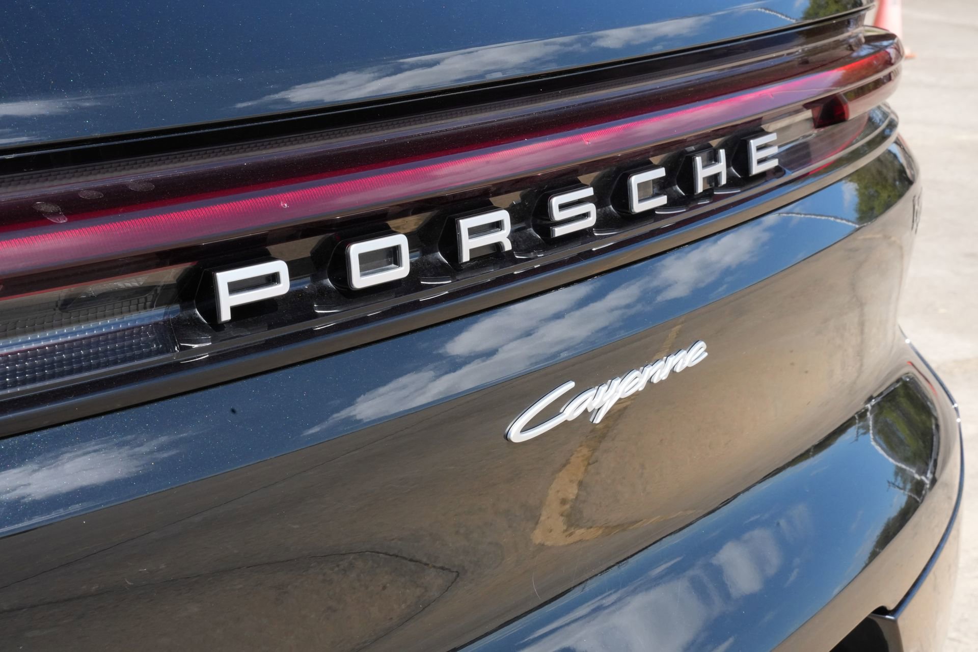 Used 2025 Porsche Cayenne image 19