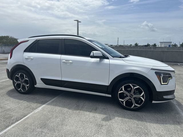 Used 2023 Kia Niro EX Touring image 32