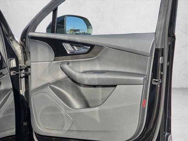 Used 2017 Audi Q7 3.0T Premium image 9