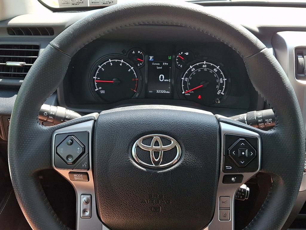 Used 2022 Toyota 4Runner SR5 AWD/4WD image 19