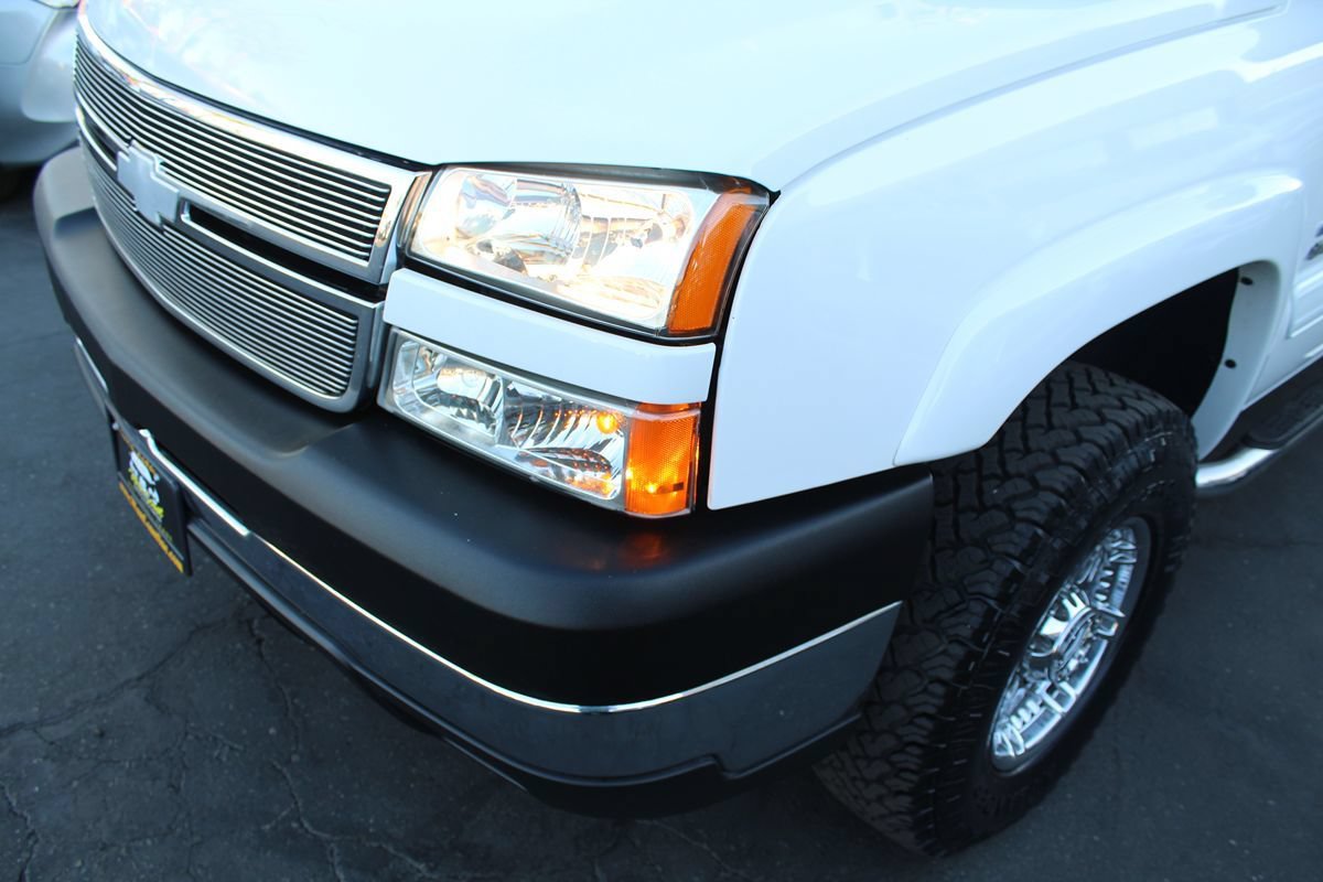 Used 2007 Chevrolet Silverado 2500 LT w/ Heavy-Duty Power Package AWD/4WD image 10