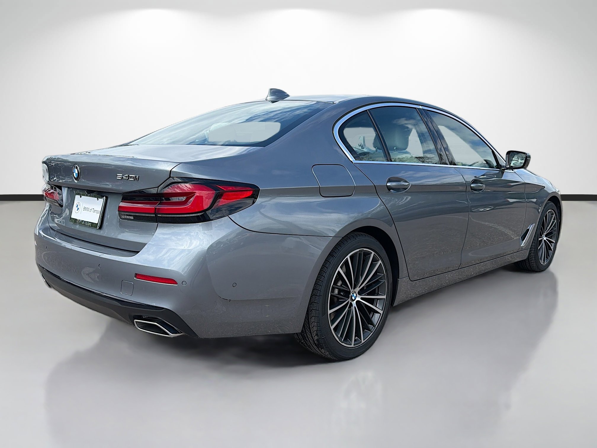 Used 2021 BMW 540i w/ Premium Package image 3