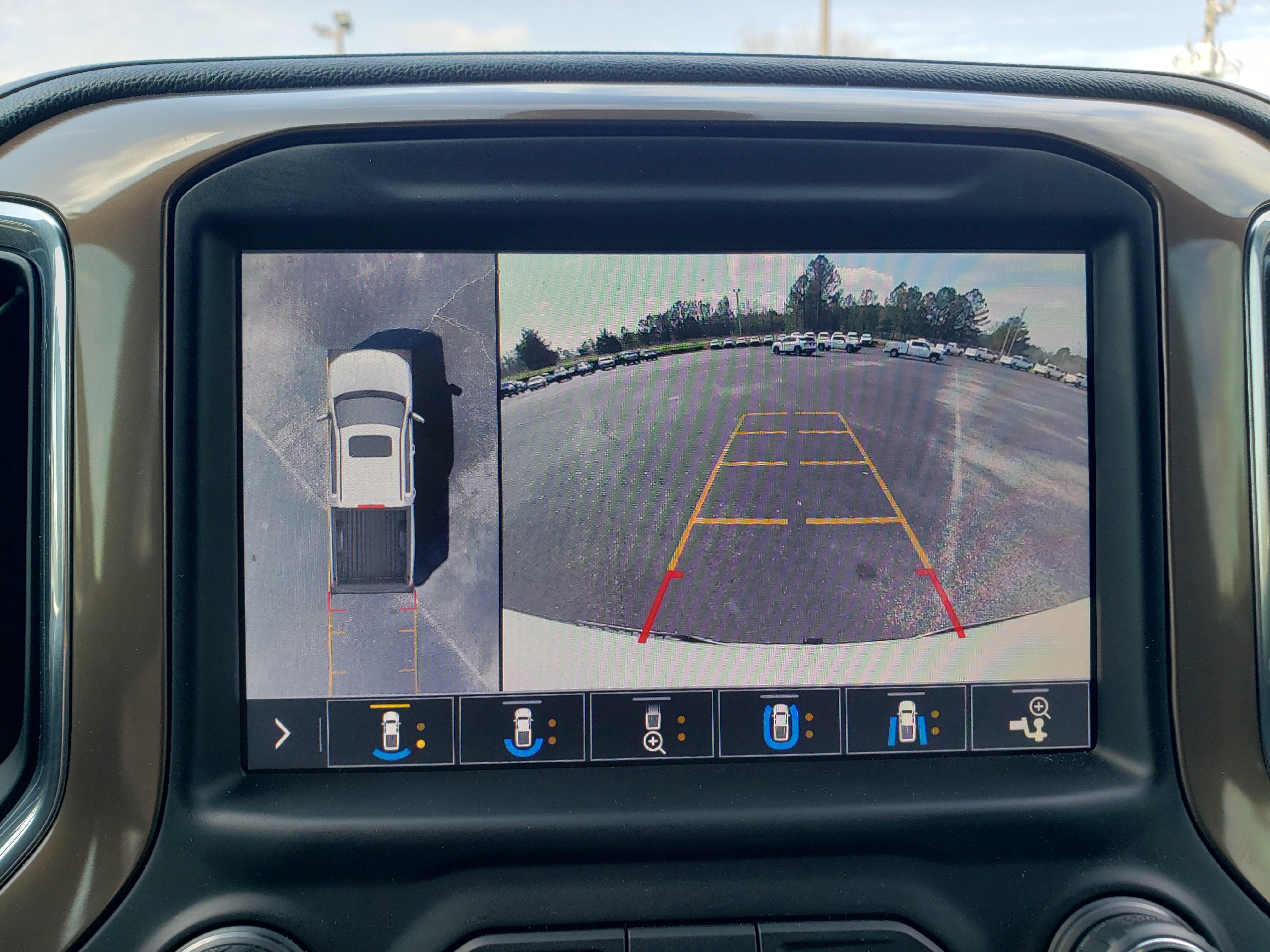 Used 2019 Chevrolet Silverado 1500 High Country w/ Technology Package image 38