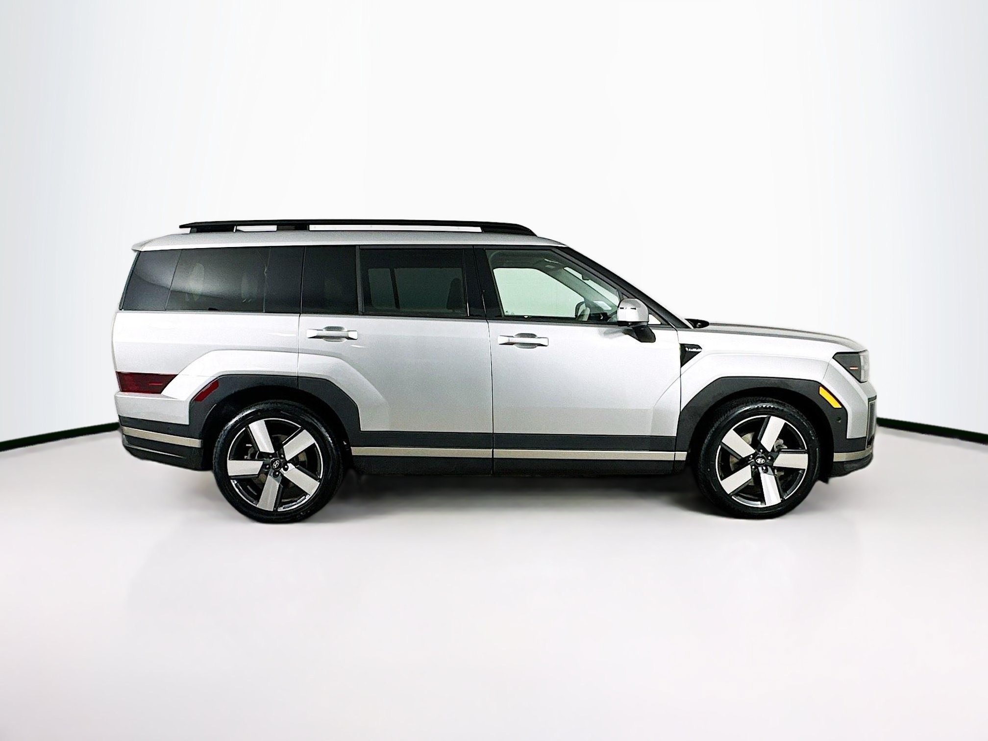 Used 2024 Hyundai Santa Fe Limited FWD image 10