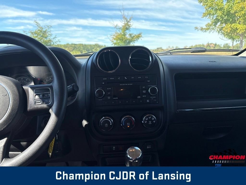 Used 2017 Jeep Patriot Sport w/ Power Value Group AWD/4WD image 3