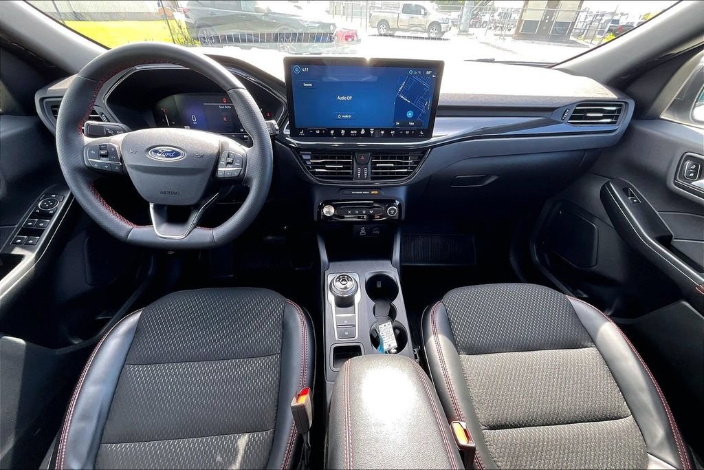 Used 2025 Ford Escape ST-Line w/ Tech Pack #1 FWD image 18
