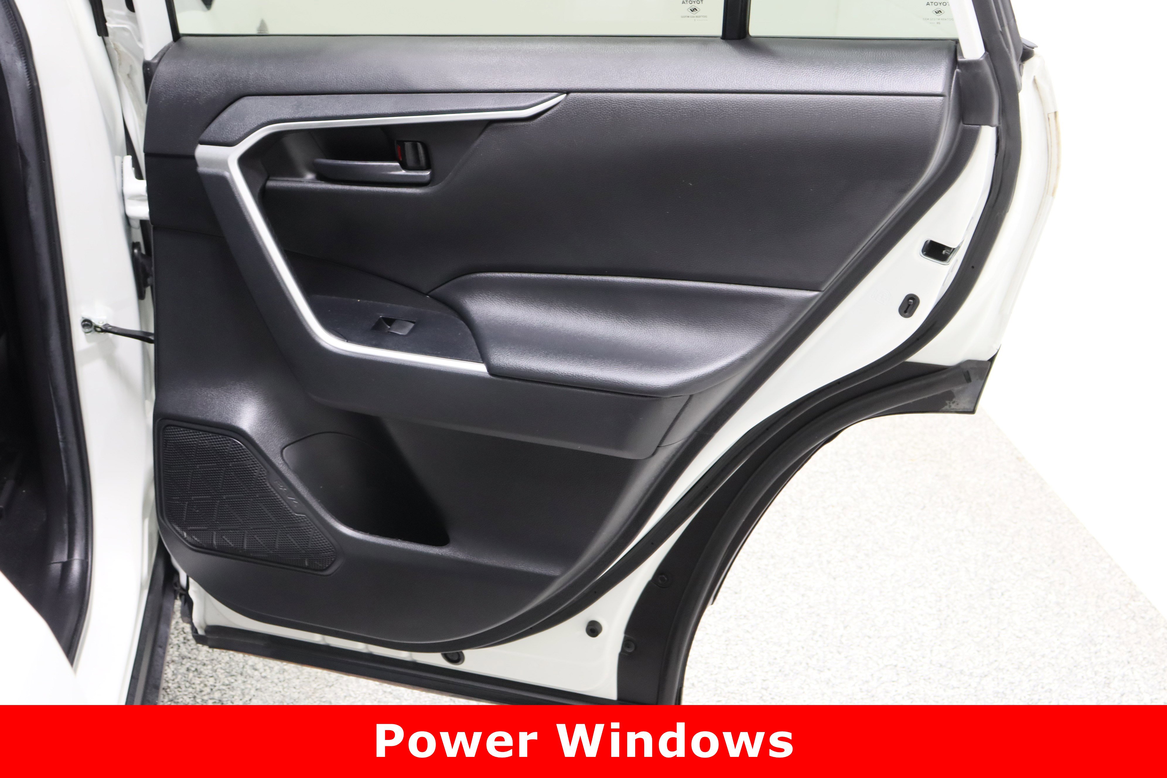 Used 2021 Toyota RAV4 LE w/ Carpet Mat Package (TMS) image 28