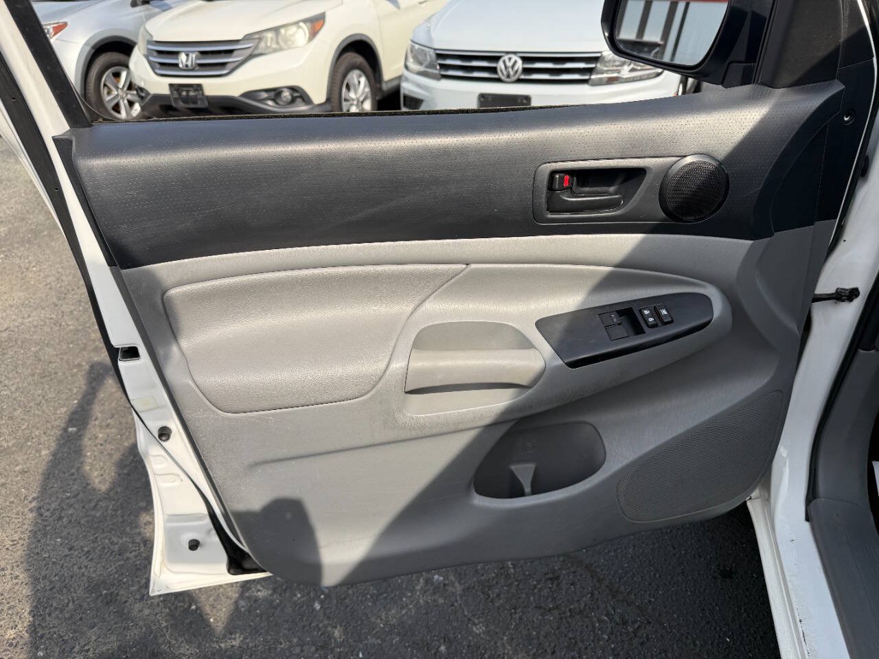 Used 2015 Toyota Tacoma 2WD Access Cab w/ Convenience Package image 11