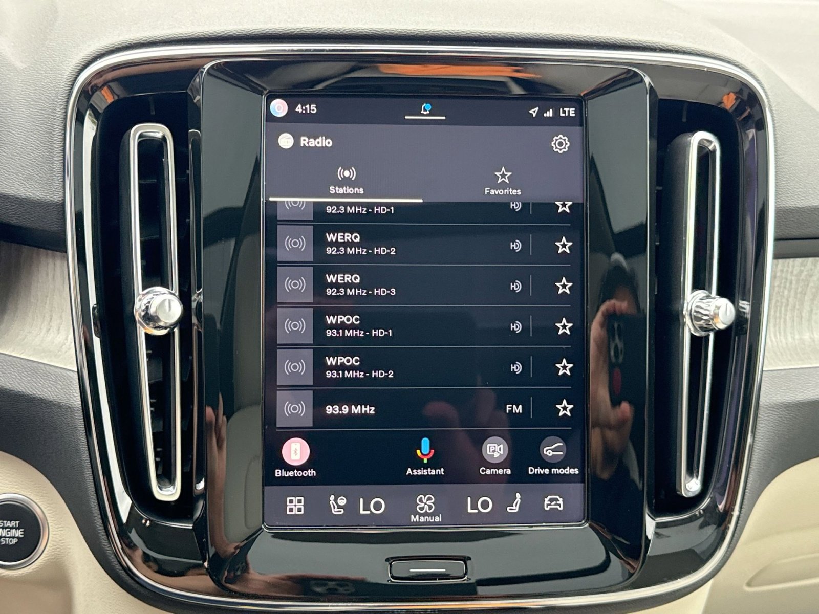 Certified 2025 Volvo XC40 B5 Ultra w/ Protection Package Premier AWD/4WD image 18