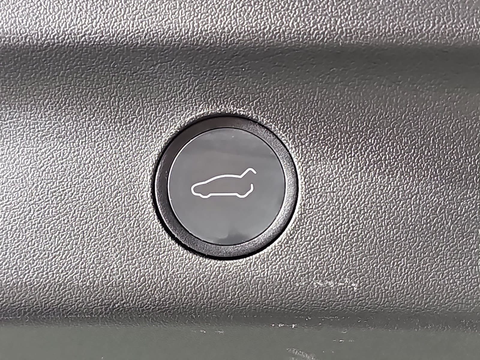 Used 2022 Tesla Model Y Long Range AWD/4WD image 13