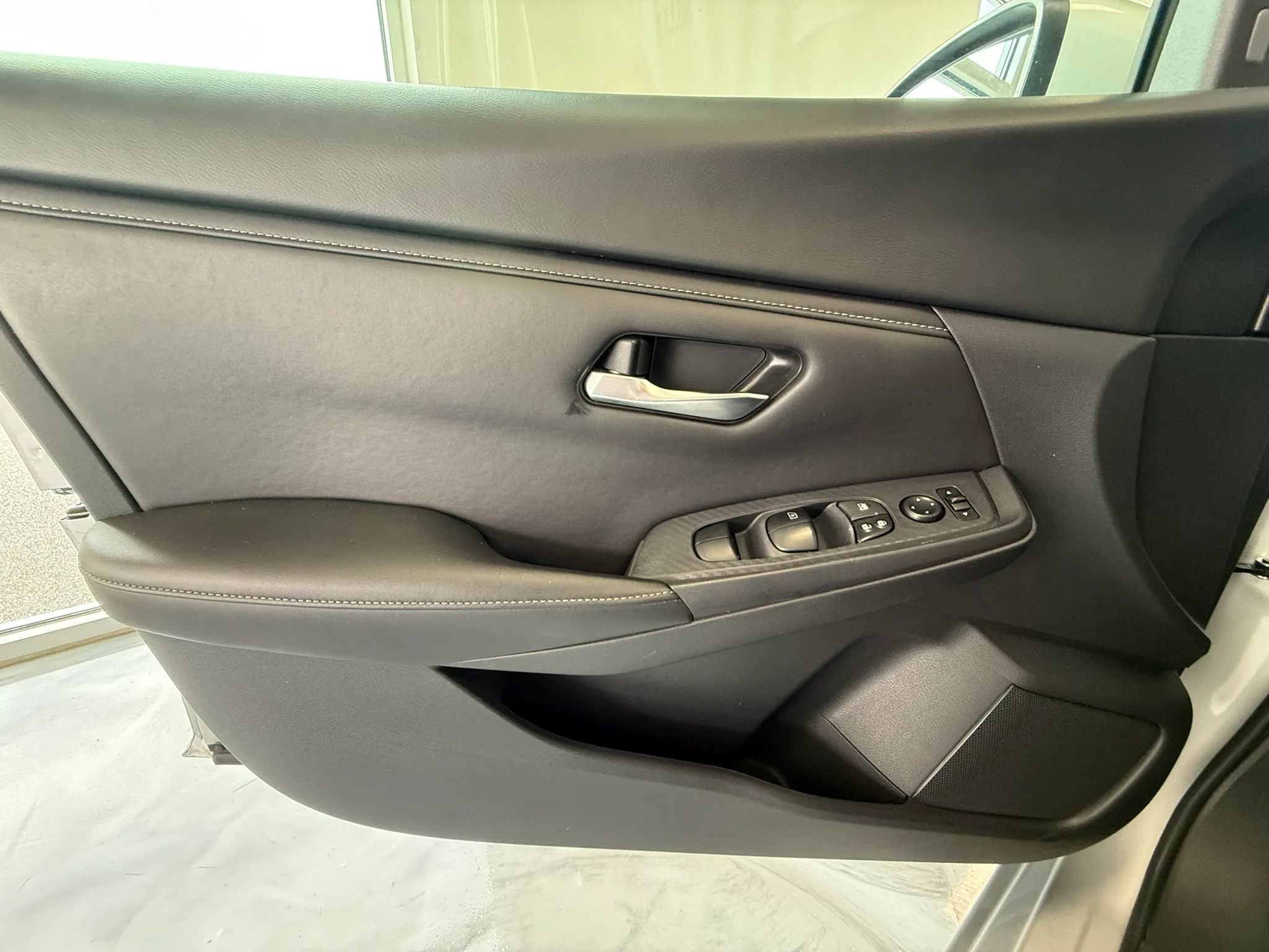 Used 2023 Nissan Sentra SV w/ All-Weather Package FWD image 30