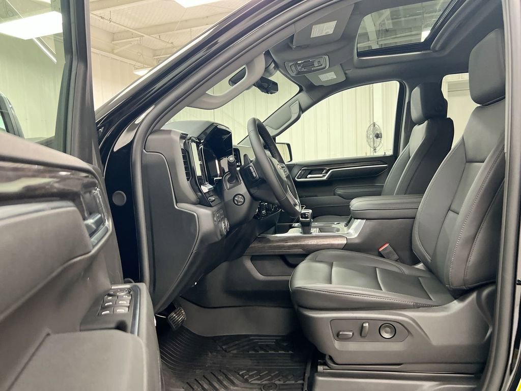 New 2026 Chevrolet Silverado 1500 LTZ w/ Technology Package AWD/4WD image 21