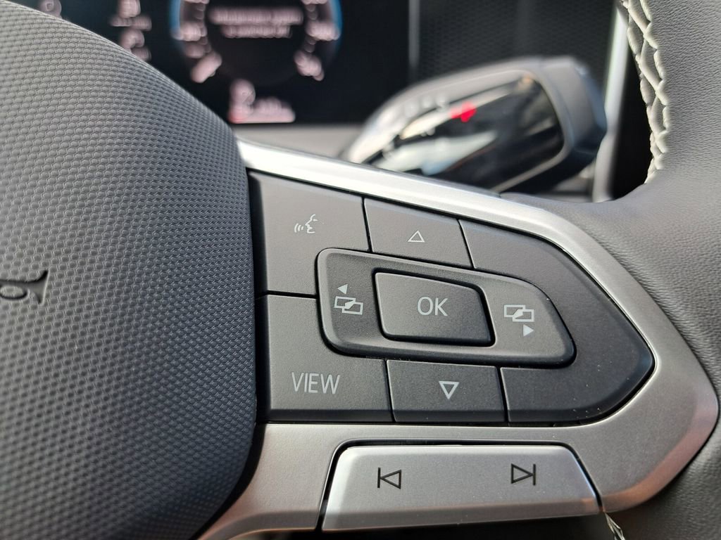 New 2026 Volkswagen Tiguan SE image 12