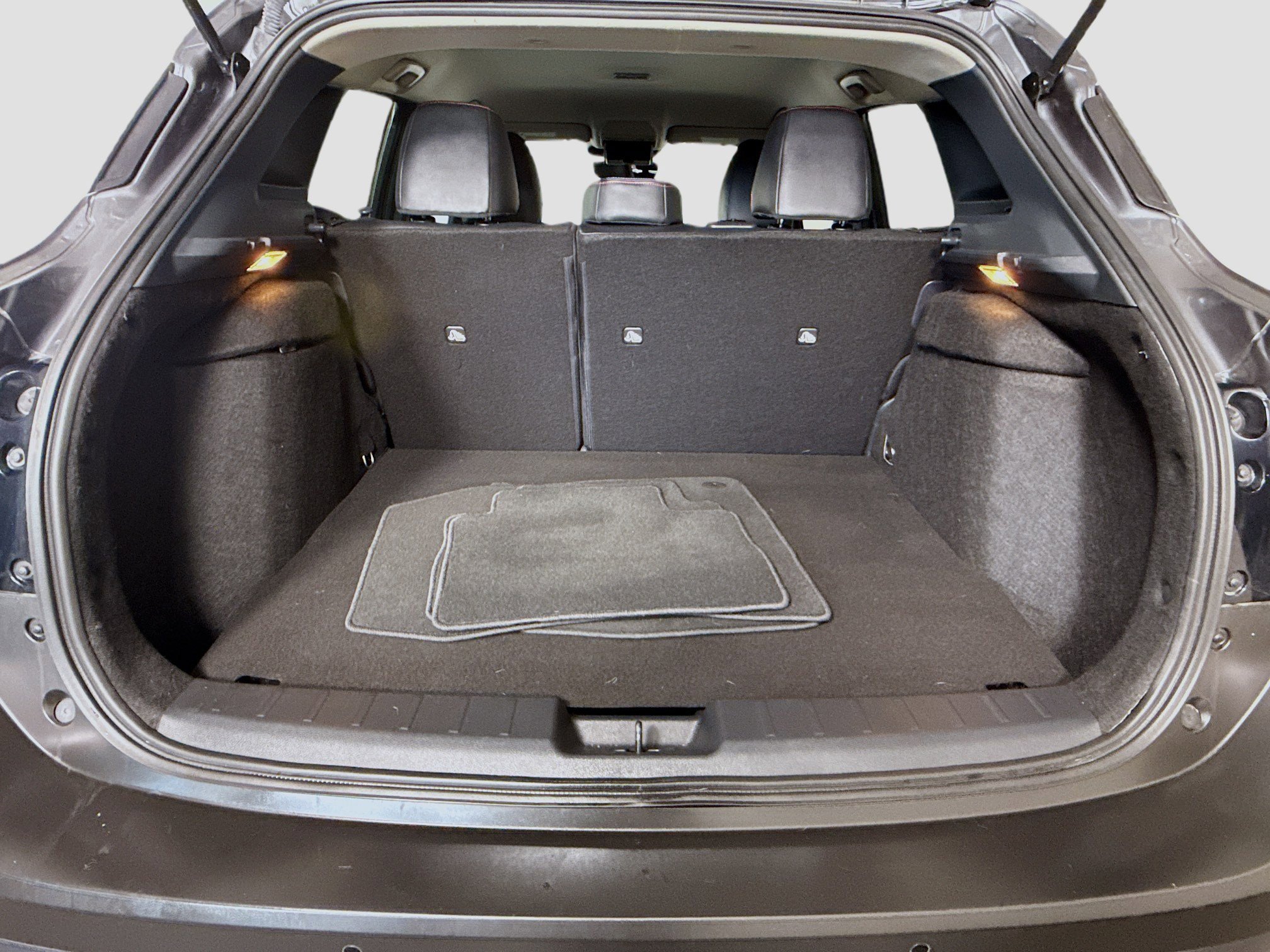 Used 2025 Nissan Kicks SR w/ Interior Electronics Package image 35