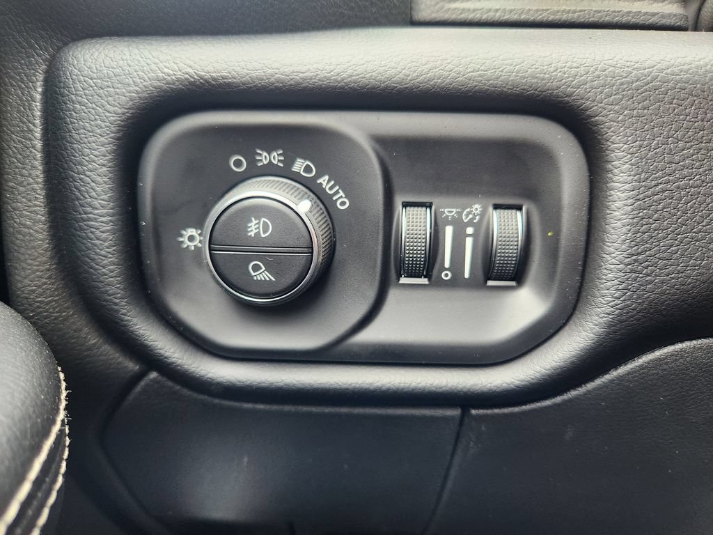 New 2026 RAM 2500 Laramie w/ Night Edition AWD/4WD image 20