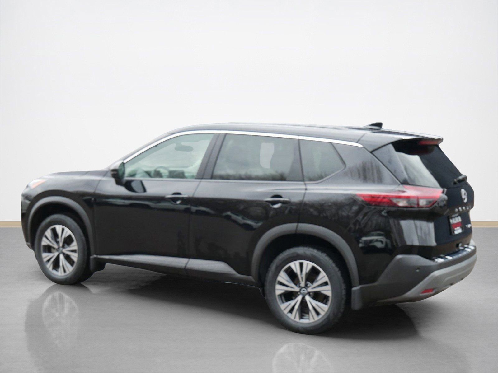 Used 2022 Nissan Rogue SV image 5