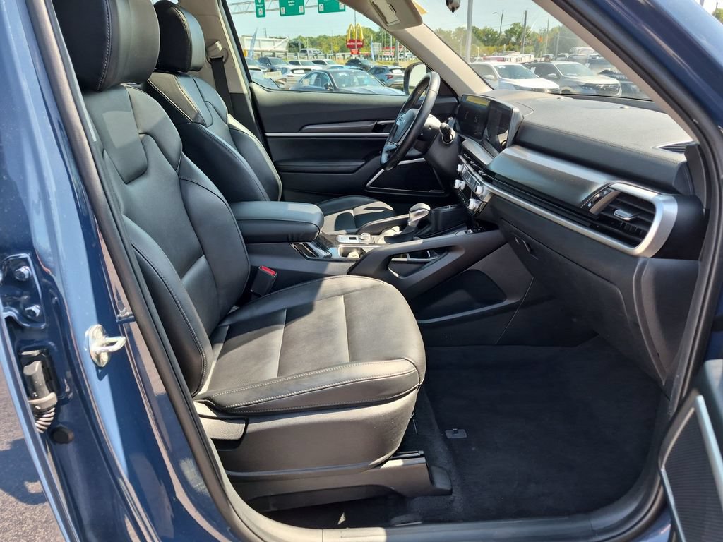Used 2025 Kia Telluride S FWD image 37