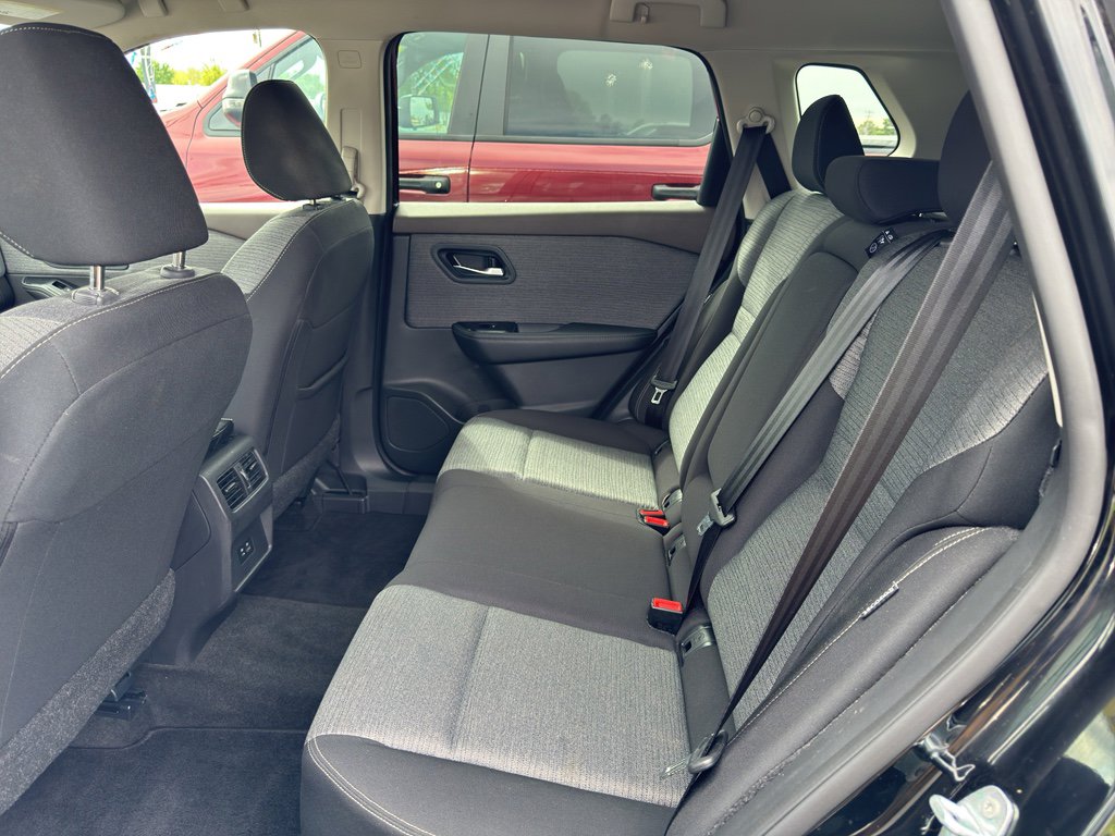 Used 2023 Nissan Rogue SV AWD/4WD image 19