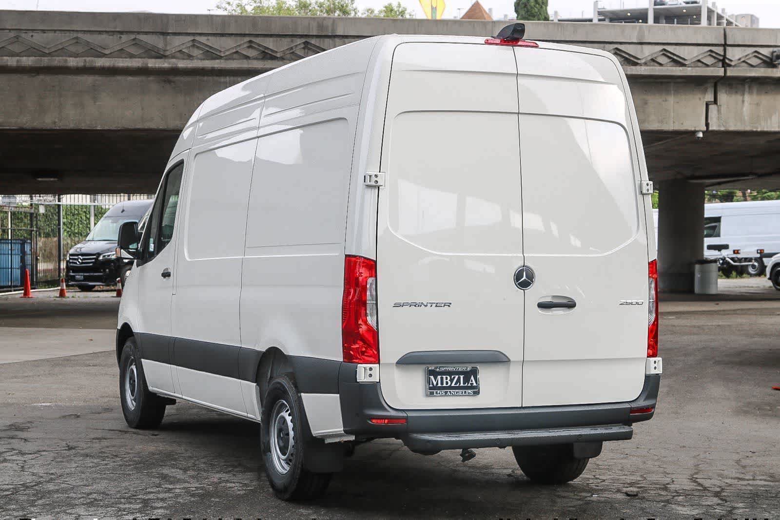 Used 2025 Mercedes-Benz Sprinter 2500 image 8