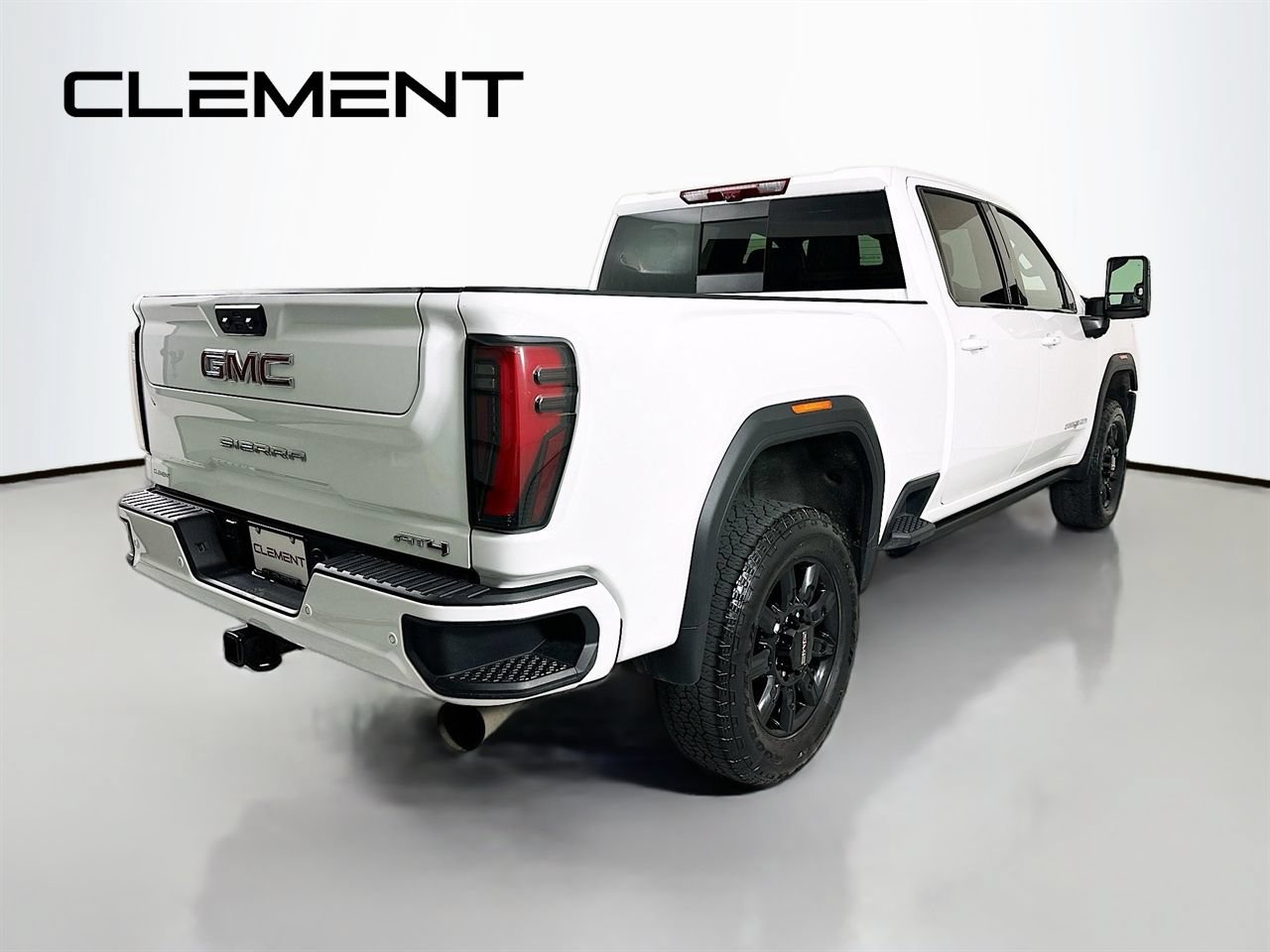 Used 2024 GMC Sierra 3500 AT4 w/ AT4 Premium Plus Package AWD/4WD image 7