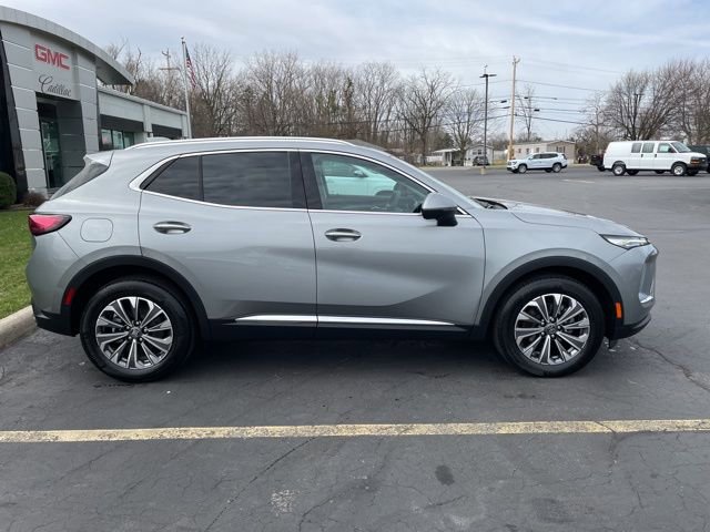 Used 2025 Buick Envision Preferred image 8
