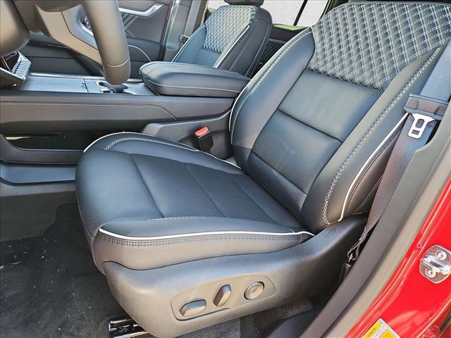 New 2026 GMC Acadia Denali w/ Super Cruise Package AWD/4WD image 4
