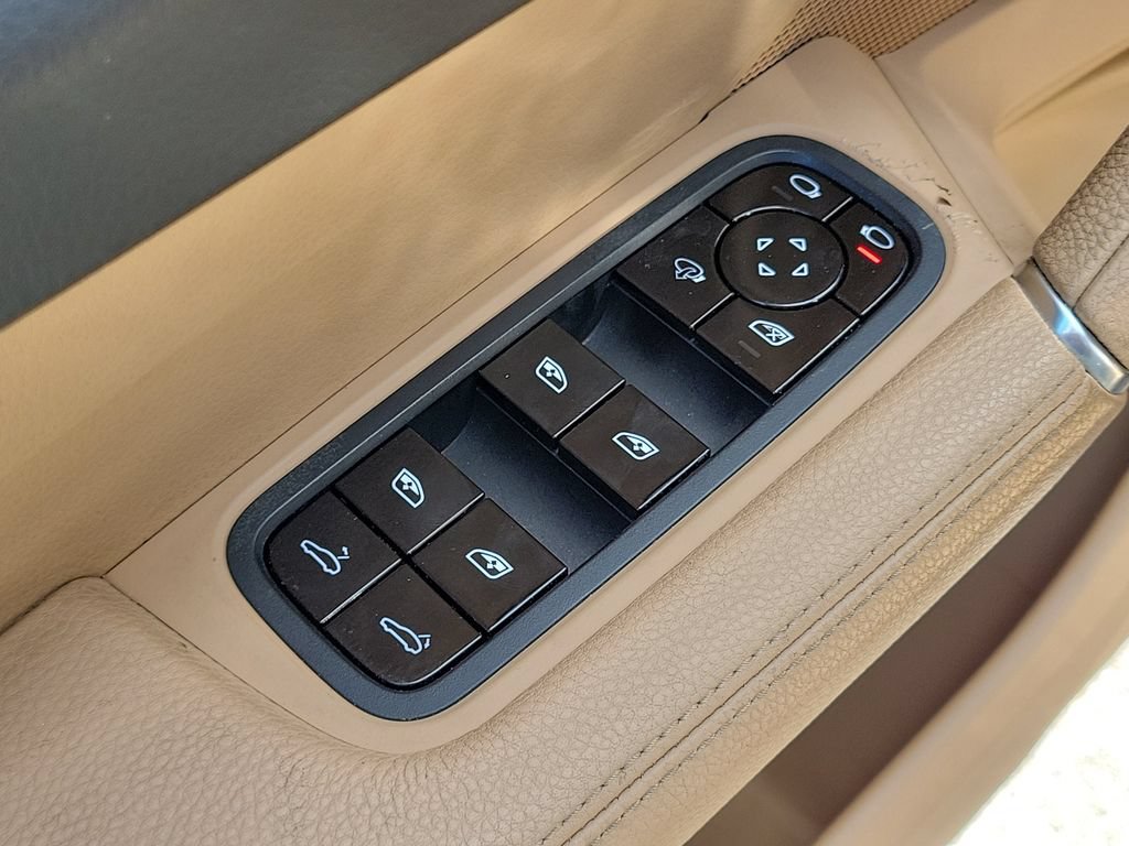 Certified 2019 Porsche Cayenne AWD/4WD image 26