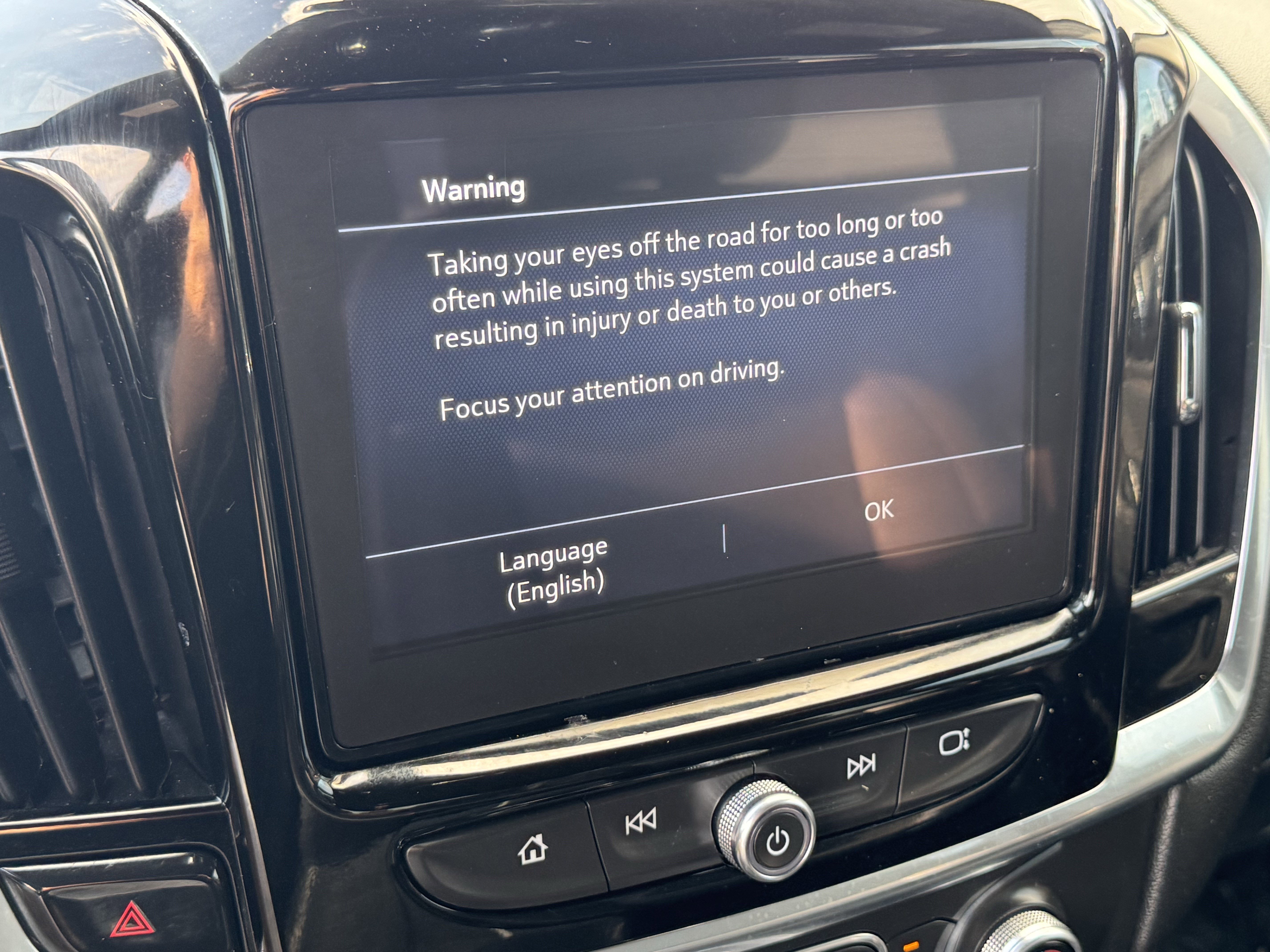 Used 2023 Chevrolet Traverse RS image 18