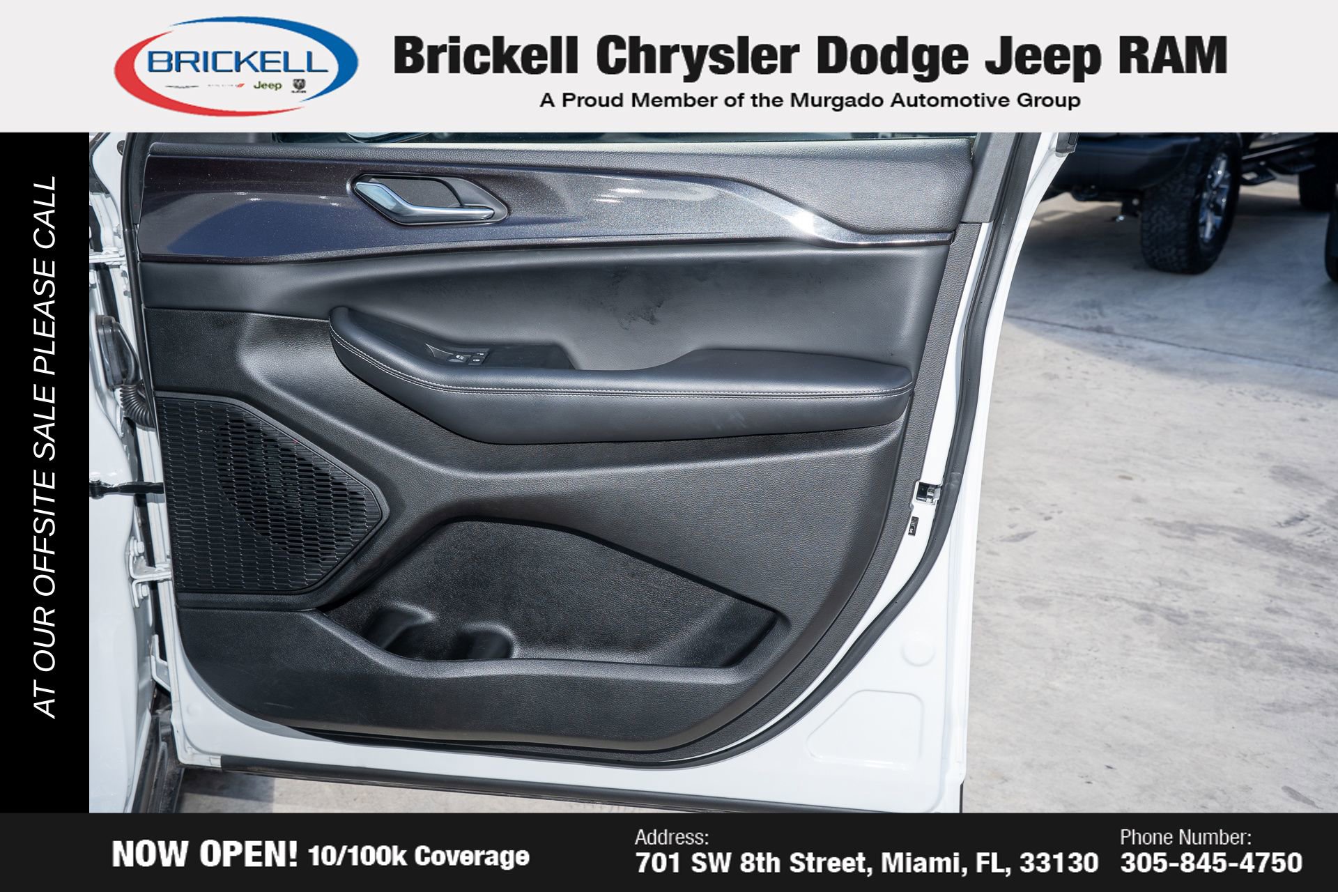 Used 2023 Jeep Grand Cherokee L Laredo image 14