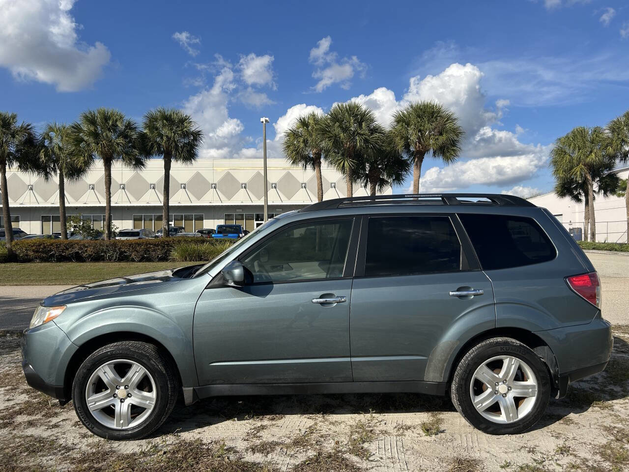 Used 2009 Subaru Forester 2.5X Limited w/ Popular Equipment Group 5A AWD/4WD image 9