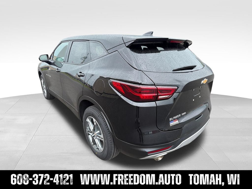 Used 2025 Chevrolet Blazer LT AWD/4WD image 4