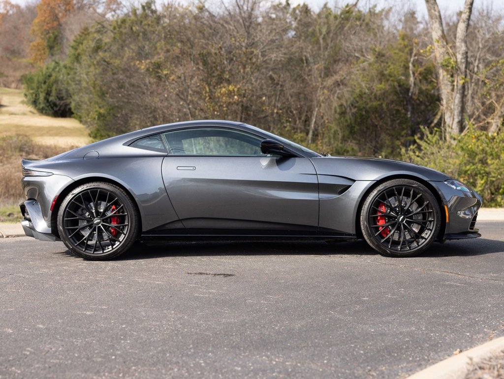 Used 2023 Aston Martin V8 Vantage Coupe image 10