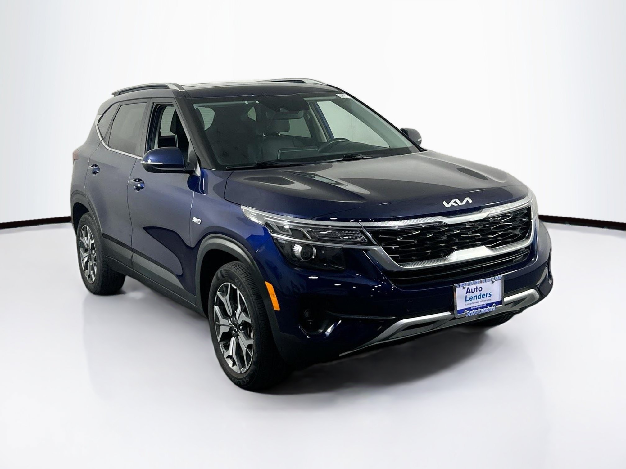 Used 2023 Kia Seltos EX AWD/4WD image 3