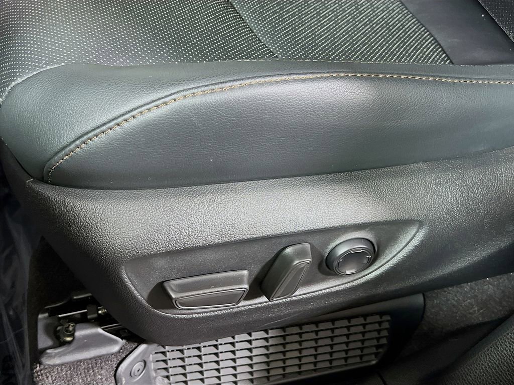 Certified 2025 Toyota Sienna Platinum AWD/4WD image 17